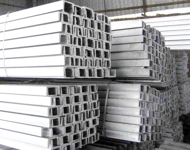 合肥槽鋼主要用于建筑結構、車輛制造和其它工業結構 合肥槽鋼主要用于建筑結構、車輛制造和其它工業結構